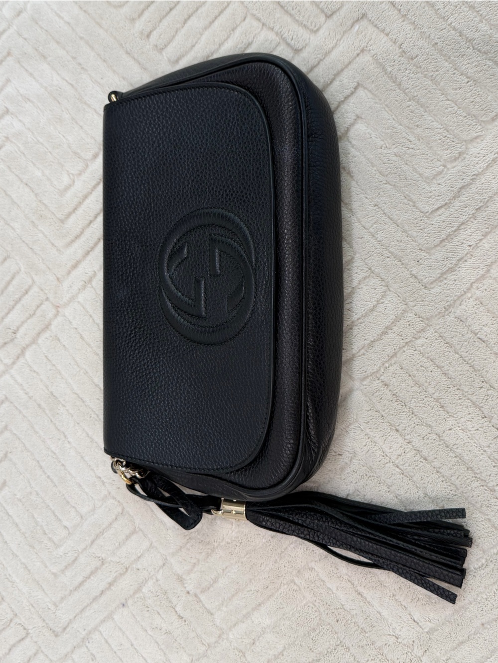 Gucci Black Pebbled Leather Crossbody with Gold Chain - Picture 3 of 5